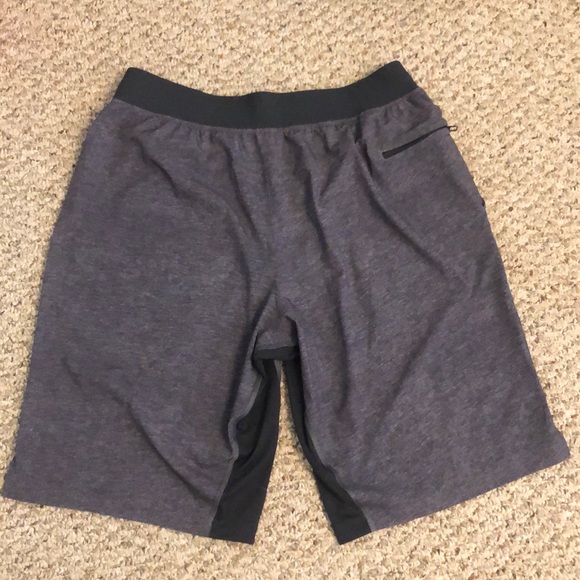 Lululemon THE Short 11 in. - Picture 2 of 3